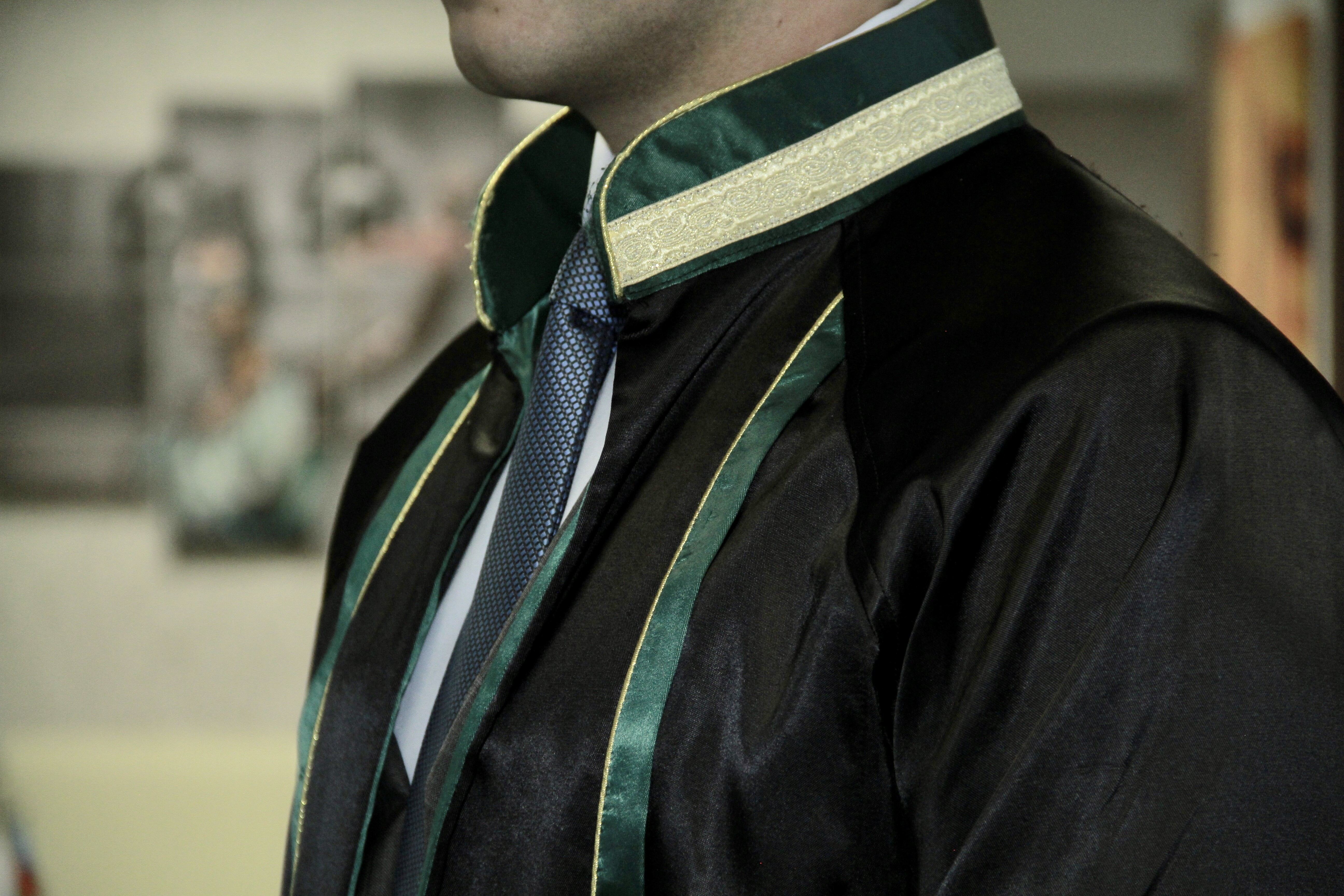 Vəkilim olmadan əsla...